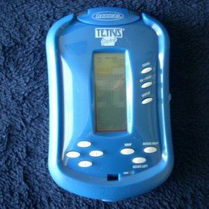 ❤️ Vintage 2005 Radica TETRIS Flip top Lighted Screen Electronic Hand Held Game